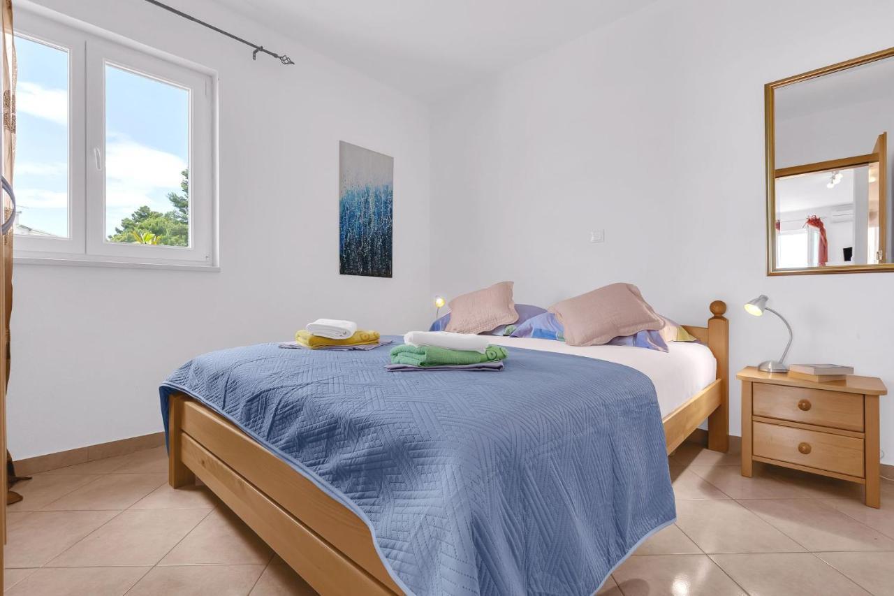 Apartments Lucija Baška Voda Buitenkant foto