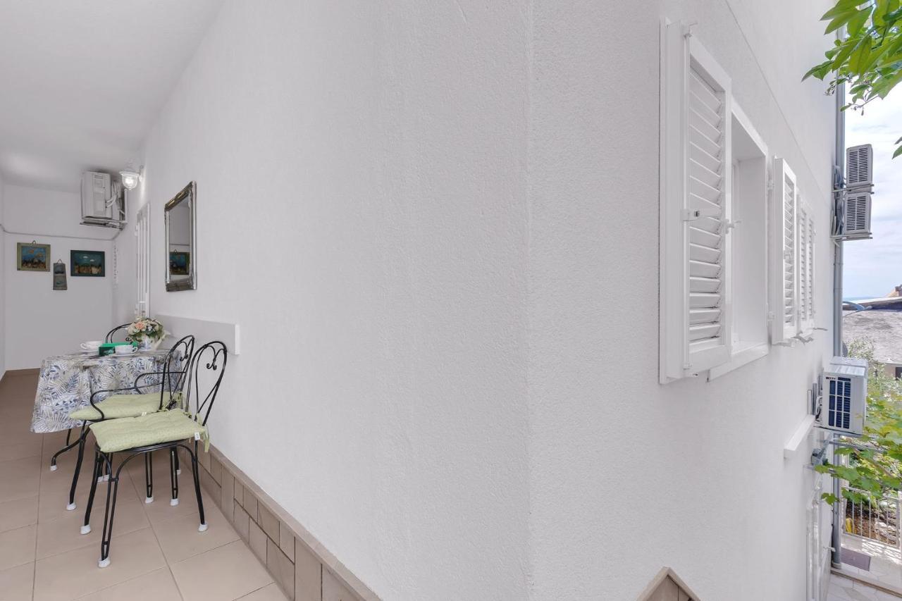 Apartments Lucija Baška Voda Buitenkant foto