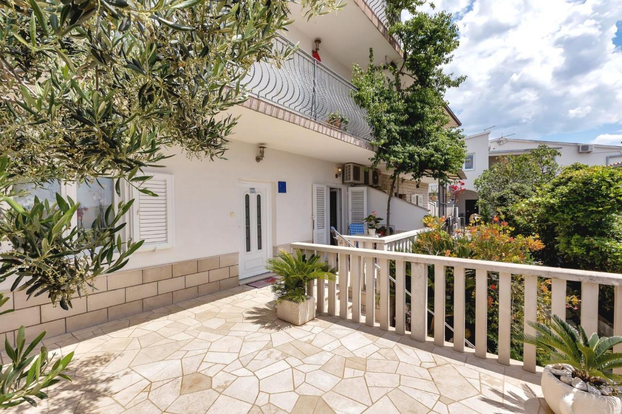 Apartments Lucija Baška Voda Buitenkant foto